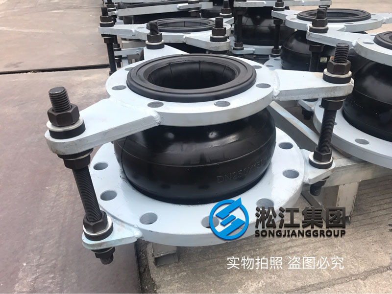 板式換熱機(jī)組用高壓異徑橡膠接頭發(fā)貨現(xiàn)場 板式換熱機(jī)組用高壓異徑橡膠接頭發(fā)貨現(xiàn)場